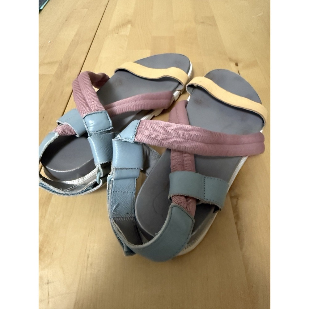 Sorel Kinetic Impact Sandal woman's size 7.5. SB2